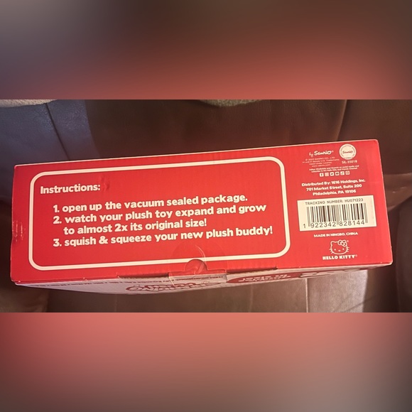 Hello Kitty Expanding plush! - Picture 4 of 4